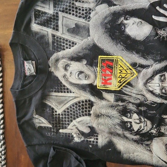 Kiss army tshirt in medium - Picture 5 of 10